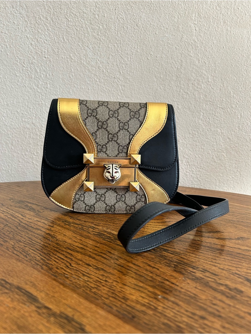 Gucci GG Supreme Osiride Tri-Color Leather Shoulder Bag With Tiger Head Closure